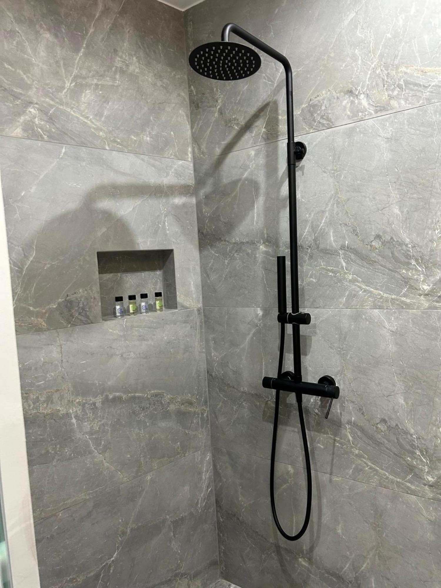 Stylish Living-avra אתונה